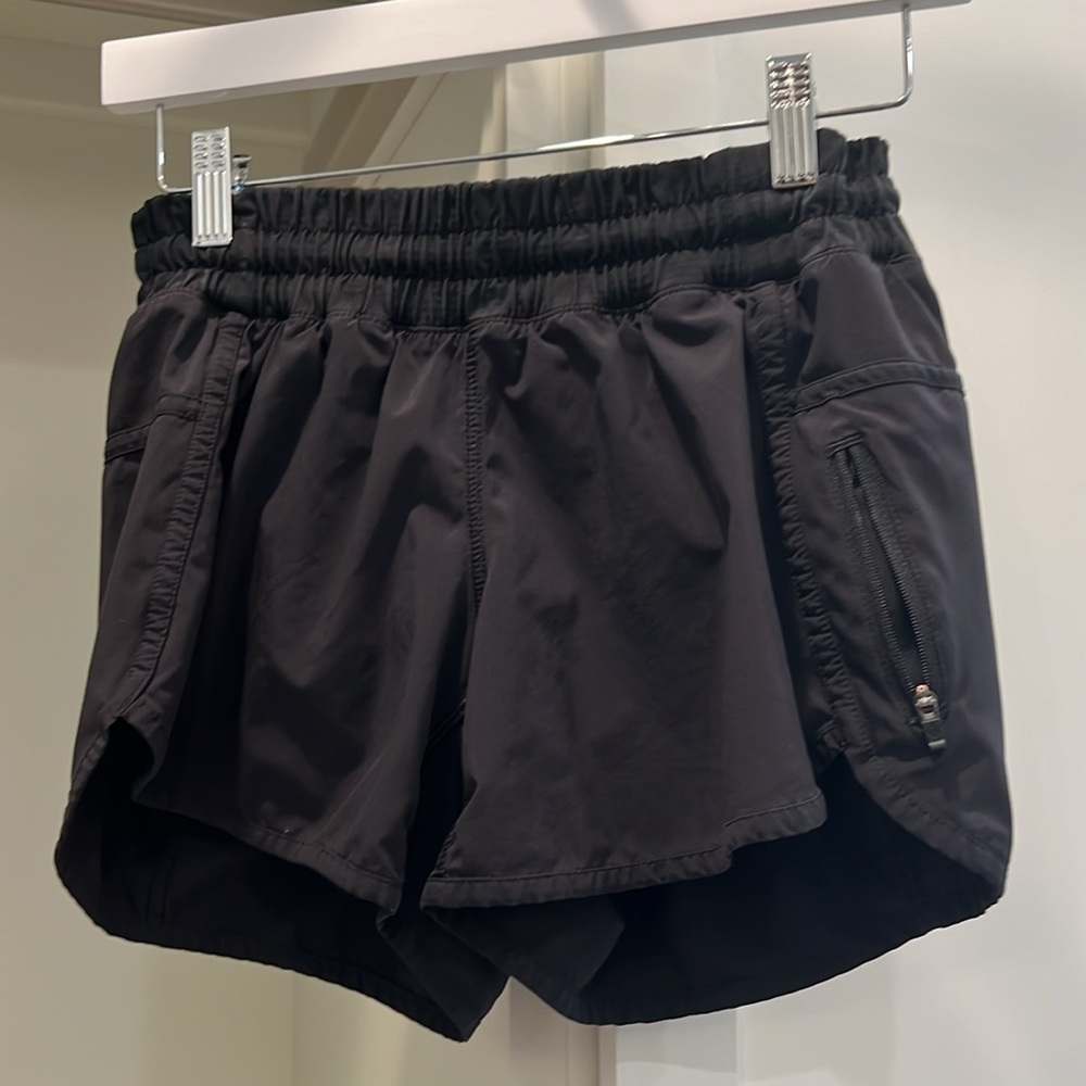 Lululemon ‘Fast and Free’ running shorts. Black size 6.
